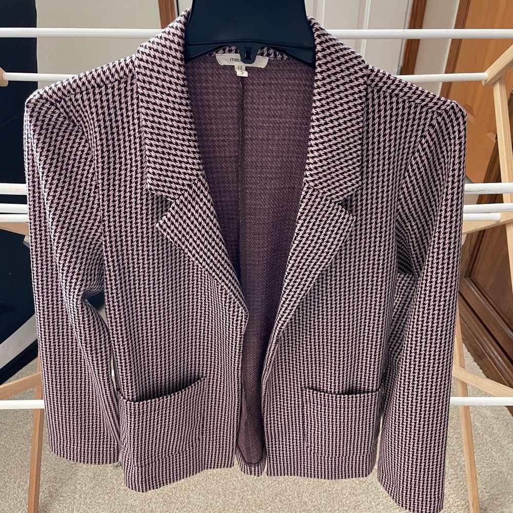Maurices Black and burgundy Houndstooth Blazer
